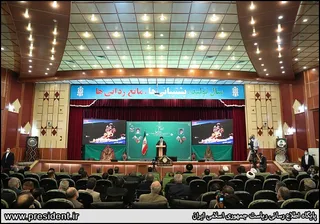 تصاویردیدار رئیس جمهور با نخبگان ، علماء ، خانواده شهدا ، ایثارگران و جمعی از اقشار مختلف مردم