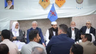 نشست  نشست با جمعی از علما و سران طوایف جنوب سیستان و بلوچستان