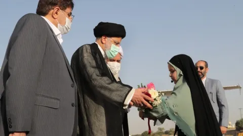 آیت‌الله رئیسی وارد استان کرمانشاه شد