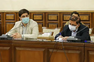 اصلاح ساختار بودجه و اصلاح نظام مالیات باید از مهمترین اولویت‌های کمیسیون برنامه و بودجه باشد/ کاهش هزینه‌های اجتناب‌پذیر دولت ضروری است