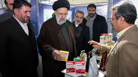 تصاویر بازدید از نمایشگاه احیاگران ۷۶ واحد صنعتی استان یزد