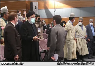 تصاویر دیدار رئیس جمهور با نخبگان ، علماء ، خانواده شهدا ، ایثارگران و جمعی از اقشار مختلف مردم کهکیلویه وبویراحمد