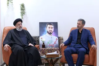 تصاویر حضور رئیس جمهور در منزل شهید امنیت آرمان علی وردی