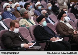 تصاویر دیدار رئیس جمهور با نخبگان ، علماء ، خانواده شهدا ، ایثارگران و جمعی از اقشار مختلف مردم کهکیلویه وبویراحمد