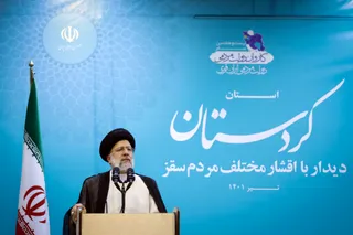 تصاویر سخنرانی در جمع اقشار مختلف مردم سقز