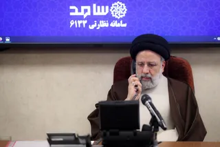 تصاویر حضور در مرکز ارتباطات مردمی ریاست جمهوری