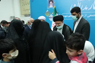 تصاویر دیدار و گفتگوی صمیمی با جمعی از خانواده شهدای مازندران