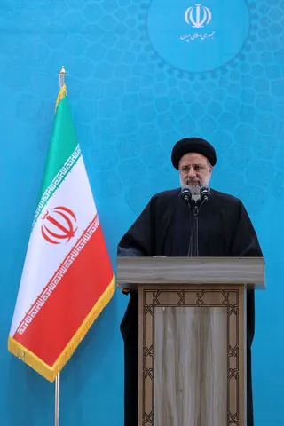 تصاویر حضور دکتر رئیسی در اجتماع مردم شهرستان رباط‌کریم