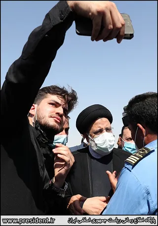 تصاویرحضور در یادمان شهدای قلاویزان واقع در نقطه صفر مرزی شهرستان مهران