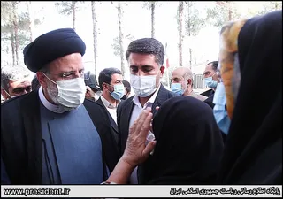 حضور رئیس جمهور در گلزار شهدای بیرجند