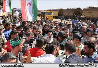تصاویر حضور سرزده در جمع کارگران کارخانه هفت تپه