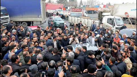دکتر رئیسی از پایانه باربری بهارستان بازدید کرد