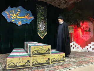 تصاویر حضور رئیس جمهور بر پیکر مرحوم نادر طالب زاده در معراج شهدا