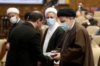 تصاویر دیدار رئیس جمهور با نخبگان ، علماء ، خانواده شهدا ، ایثارگران و جمعی از اقشار مختلف مردم