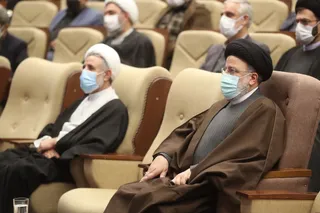 تصاویر دیدار رئیس جمهور با نخبگان ، علماء ، خانواده شهدا ، ایثارگران و جمعی از اقشار مختلف مردم