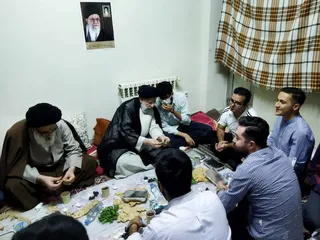 تصاویر صرف افطار در خوابگاه دانشجویی دانشگاه خوارزمی کرج