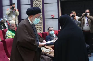 تصاویر دیدار رئیس جمهور با نخبگان ، علماء ، خانواده شهدا ، ایثارگران و جمعی از اقشار مختلف مردم