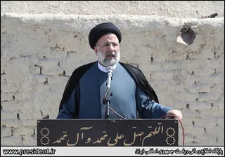 تصاویر بازدید هوایی از مناطق مرزی ایران و افغانستان و حضور و سخنرانی در روستای ملاعلی