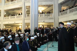 تصاویر حضور آیت‌الله رئیسی در جمع نمازگزاران مسجد جامع مسکو