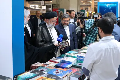 بازدید از سی و پنجمین نمایشگاه بین‌المللی کتاب تهران