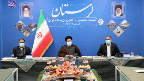 تصاویر نشست تخصصی کشاورزان و دامداران استان لرستان با آیت الله رئیسی