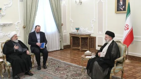 دیدار نائب رئیس مجلس اعلای اسلامی شیعیان لبنان با رئیس جمهور