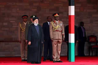 تصاویر دکتر رئیسی «نایروبی» را به مقصد «کامپالا» ترک کرد