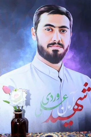 تصاویر حضور رئیس جمهور در منزل شهید امنیت آرمان علی وردی