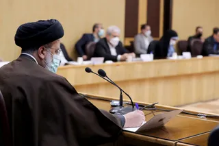 تصاویر نشست رئیس جمهور با اساتید و فناوران دانشگاه صنعتی شریف