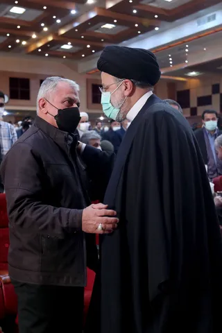 تصاویر دیدار رئیس جمهور با نخبگان ، علماء ، خانواده شهدا ، ایثارگران و جمعی از اقشار مختلف مردم