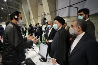 تصاویر بازدید از مرکز رسیدگی به نامه های مردمی در رشت