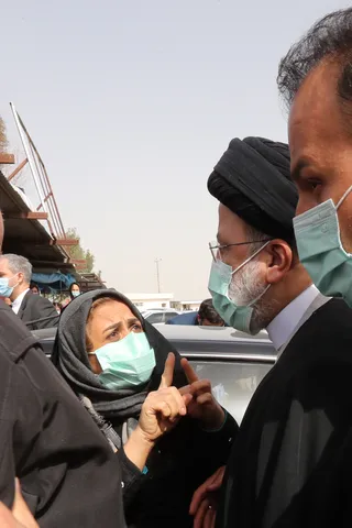 تصاویر گفتگو با مردم و کسبه در بازارچه مرزی اینچه برون