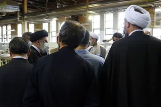 بازدید حجت‌الاسلام والمسلمین رئیسی از کارخانه صنایع غذایی کیوان