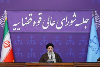 مسئولان و دولتمردان وظیفه دارند در شب عید با رفع دغدغه‌های جامعه، دسترسی مردم به کالاهای مورد نظرشان را تسهیل کنند/ نباید وضعیت به گونه ای باشد که دلالان عرصه را برای مردم، تولیدکنندگان و توزیع کنندگان تنگ کنند
