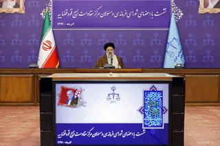 «ترور» و «تحریم» دو لبه یک قیچی هستند که دشمنان برای توقف ملت ایران در دست گرفته‌اند/ «طراحان و حامیان» ترور همان‌هایی هستند که اول «تحریم» می‌کنند و سپس با کراوات پای میز «مذاکره» آمده و همزمان در خیابان با اسلحه آدم می‌کشند