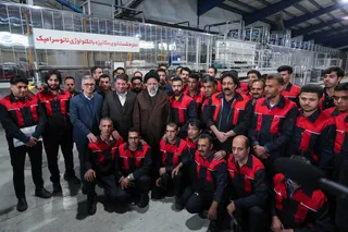 تصاویر جشن احیا ۷۶ واحد صنعتی در استان یزد و بازدید از کارخانه احیا شده رادیاتورسازی