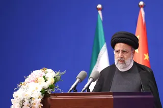 تصاویر اعطای عنوان «استاد افتخاری» دانشگاه پکن به دکتر رئیسی و سخنرانی در جمع اساتید و دانشجویان