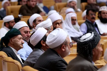 تصاویر نشست علما و نخبگان اهل سنت سراسر کشور با رئیس جمهور