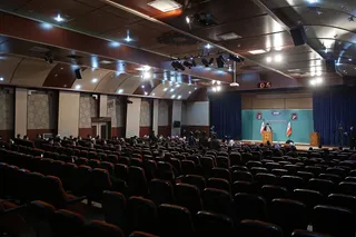 راه برون‌رفت از مشکلات کشور در دستان جوانان، مردم و مسئولان کشور قرار دارد/ نظام اداری کارآمد یکی از جلوه‌های امیدآفرینی در کشور است