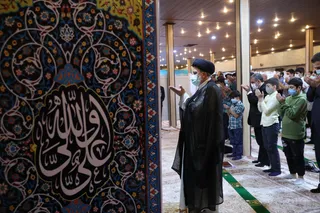 تصاویر افطار رئیس جمهور در نخستین روز از ماه مبارک رمضان همراه با ایتام
