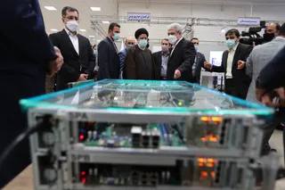 تصاویر بازدید رئیس جمهور از نمایشگاه دستاوردهای فناورانه دانشگاه صنعتی شریف