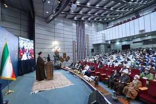 تصاویر دیدار رئیس جمهور با نخبگان ، علماء ، خانواده شهدا ، ایثارگران و جمعی از اقشار مختلف مردم