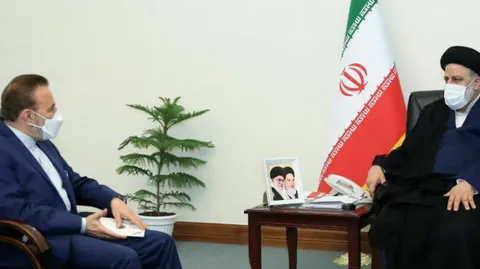 دیدار دبیر شورای عالی انقلاب فرهنگی و رئیس دفتر رئیس جمهور با آیت‌الله رئیسی