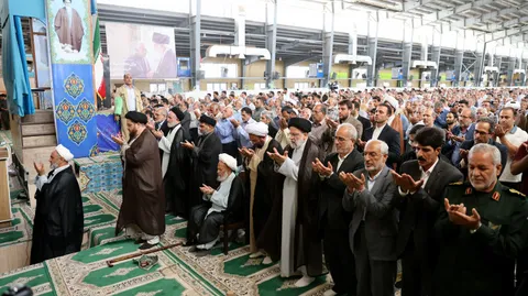 تصاویر حضور در نماز جمعه رفسنجان