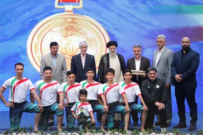 آیین تجلیل از قهرمانان و مدال آوران