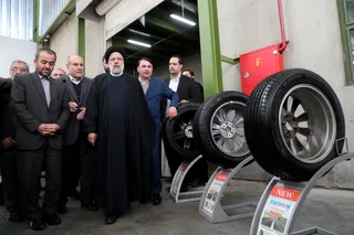 تصاویر بازدید از کارخانه کویر تایر بیرجند و حضور در جمع کارگران