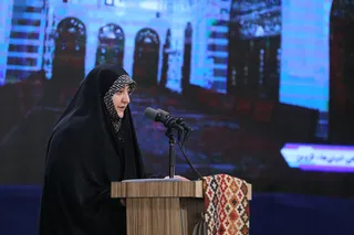 تصاویر دیدار با نخبگان ، علماء ، خانواده شهدا ، ایثارگران و جمعی از اقشار مختلف مردم