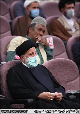 تصاویر دیدار رئیس جمهور با نخبگان ، علماء ، خانواده شهدا ، ایثارگران و جمعی از اقشار مختلف مردم کهکیلویه وبویراحمد
