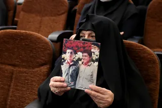 تصاویر دیدار رئیس جمهور با نخبگان ، علماء ، خانواده شهدا ، ایثارگران و جمعی از اقشار مختلف مردم