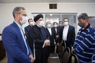 آیت الله رئیسی از دادسرای انقلاب سمنان بازدید کرد